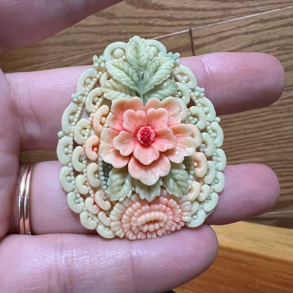 Vintage Filigree Celluloid Floral Brooch Lapel Pin Bouquet Hand Painted Carved - Picture 6 of 8